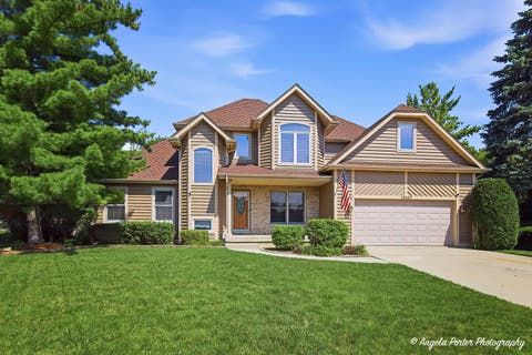 Photo of 17452 W MEADOWBROOK Drive, Grayslake, IL 60030 (MLS # 12717772)