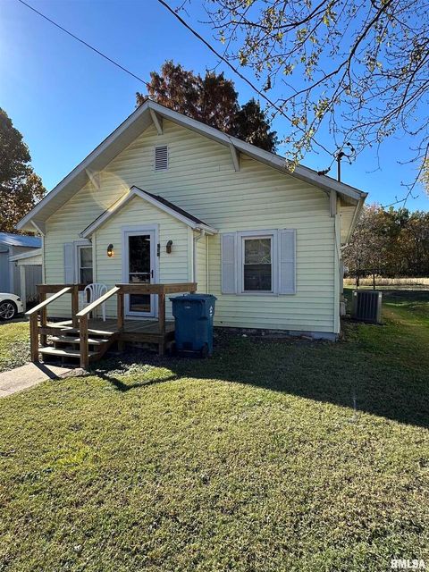 Tiny photo for 306 S PECAN Street, Royalton, IL 62983 (MLS # EB460437)