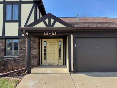 Photo of 25 Crystal Court #D1, Pontiac, IL 61764 (MLS # 12537096)
