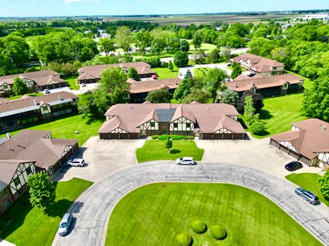 Tiny photo for 25 Crystal Court #D1, Pontiac, IL 61764 (MLS # 12537096)