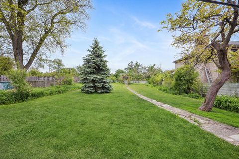 Tiny photo for 33 Chestnut Avenue, Clarendon Hills, IL 60514 (MLS # 12653991)