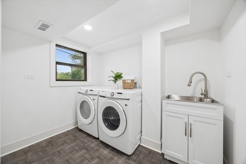 Tiny photo for 33 Chestnut Avenue, Clarendon Hills, IL 60514 (MLS # 12653991)