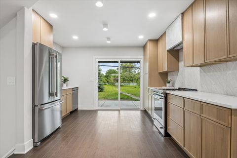 Tiny photo for 33 Chestnut Avenue, Clarendon Hills, IL 60514 (MLS # 12653991)