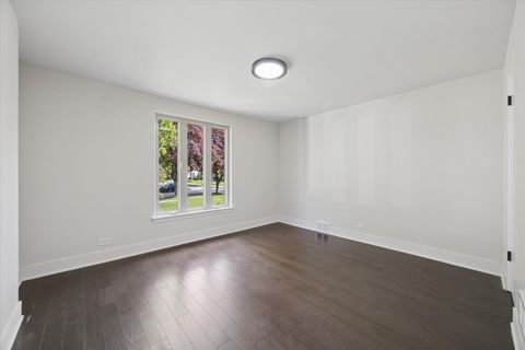 Tiny photo for 33 Chestnut Avenue, Clarendon Hills, IL 60514 (MLS # 12653991)