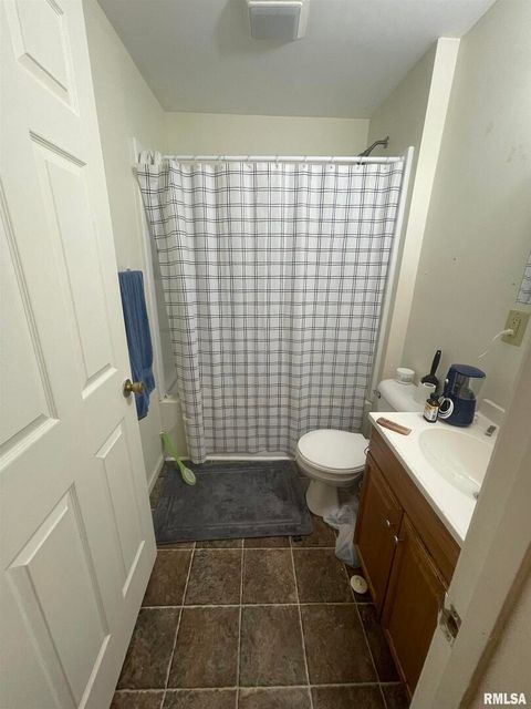 Tiny photo for 906 S ELIZABETH Street, Carbondale, IL 62901 (MLS # EB458640)