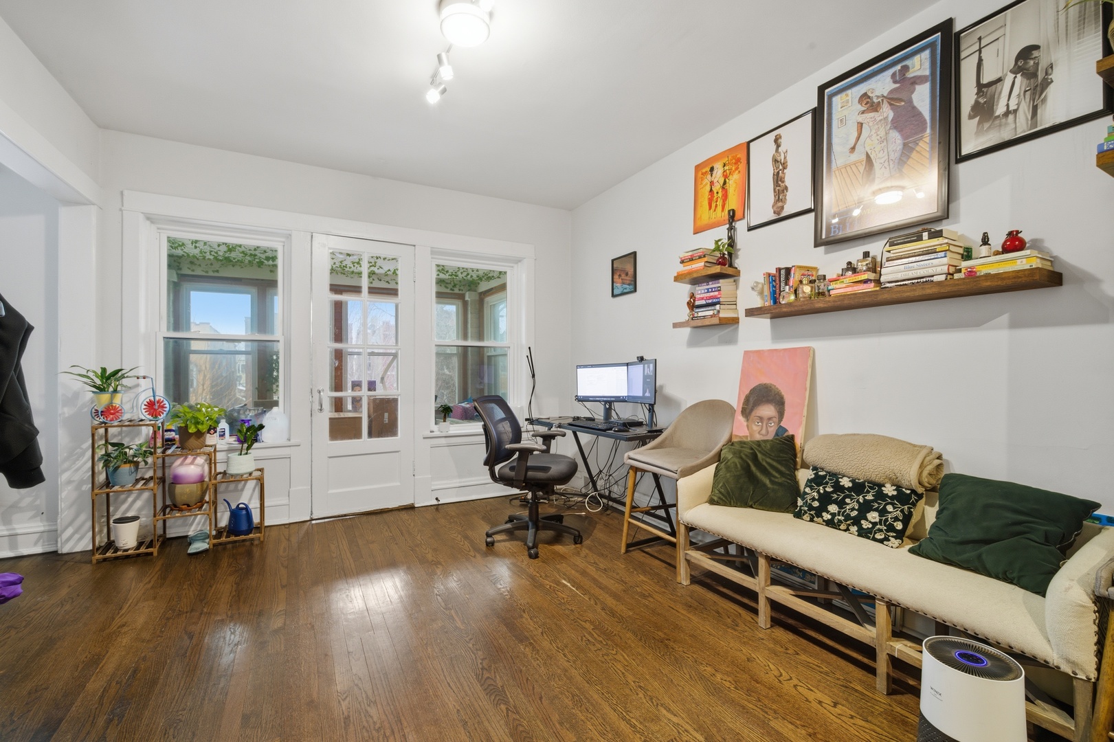 4045 W Nelson Street