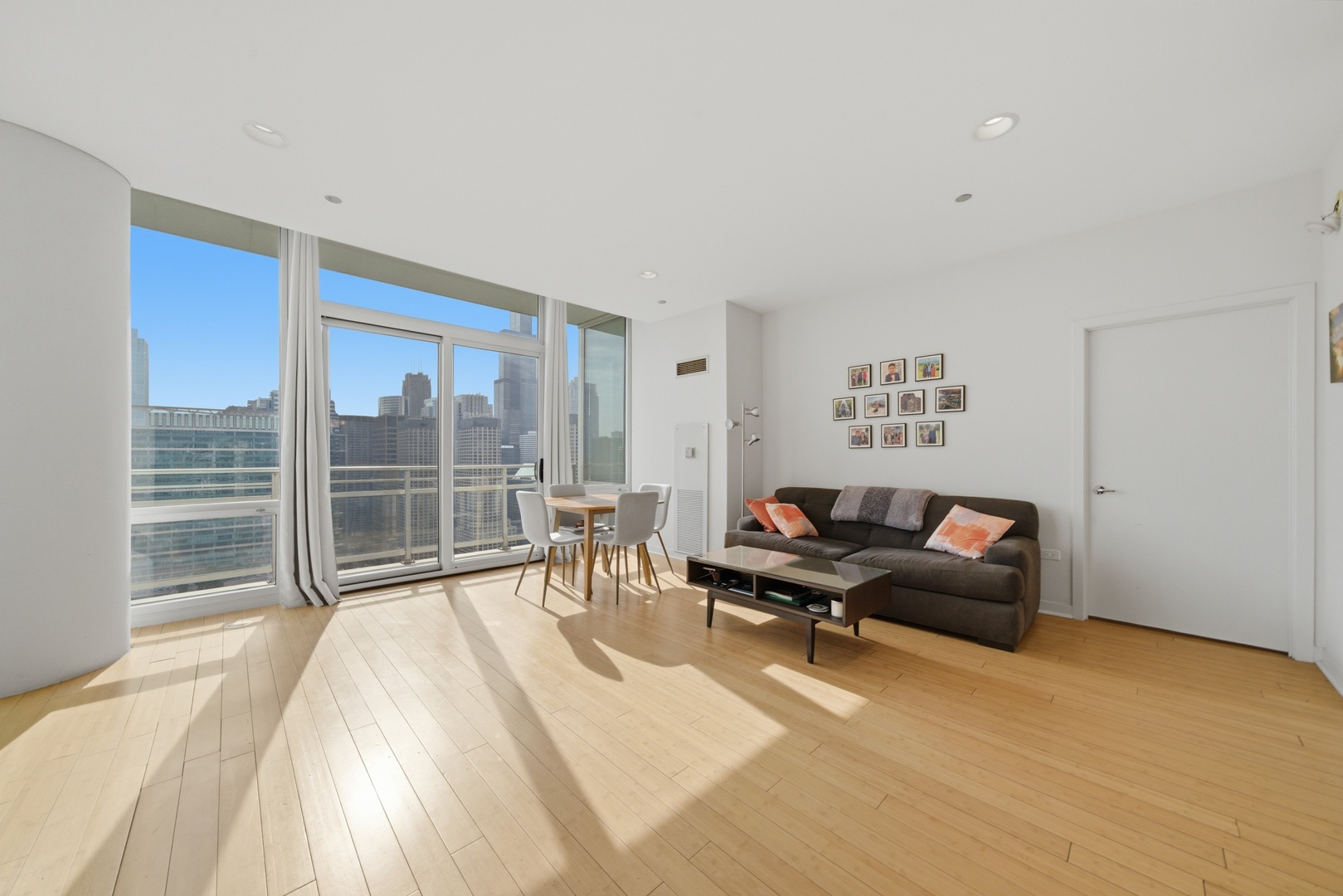 737 W Washington Boulevard 3406