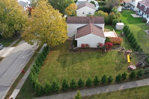 Tiny photo for 1327 Larchmont Drive, Buffalo Grove, IL 60089 (MLS # 12552627)
