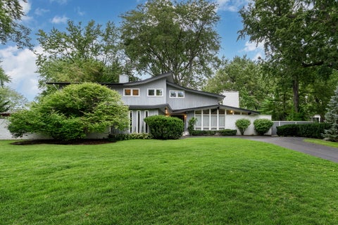 Photo of 695 Ivy Lane, Glencoe, IL 60022 (MLS # 12768608)