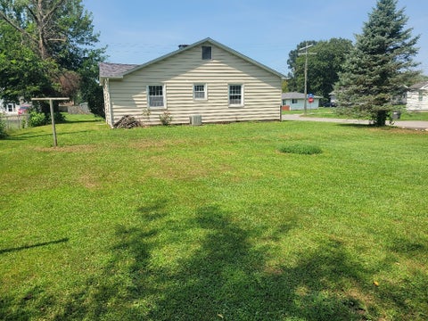 Tiny photo for 901 S Vicksburg Street, Marion, IL 62959 (MLS # 12736521)