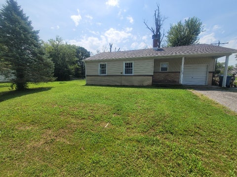 Tiny photo for 901 S Vicksburg Street, Marion, IL 62959 (MLS # 12736521)
