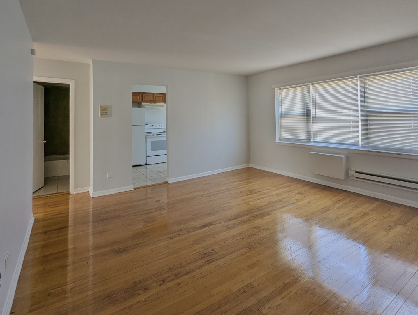 Chicago, Illinois 60636, United States, 1 Bedroom Bedrooms, ,1 BathroomBathrooms,Residential,Active,231764