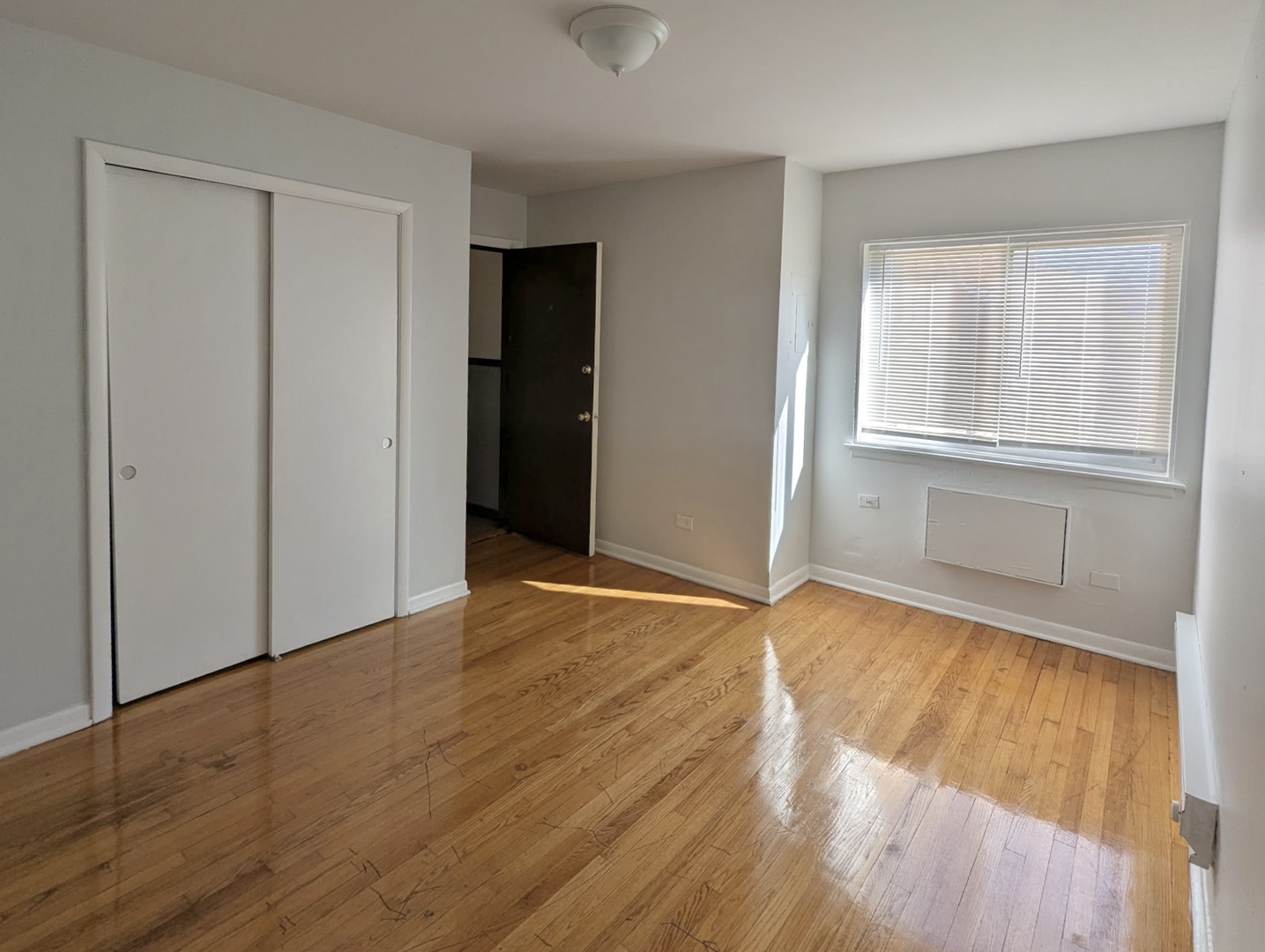 Chicago, Illinois 60636, United States, 1 Bedroom Bedrooms, ,1 BathroomBathrooms,Residential,Active,231764