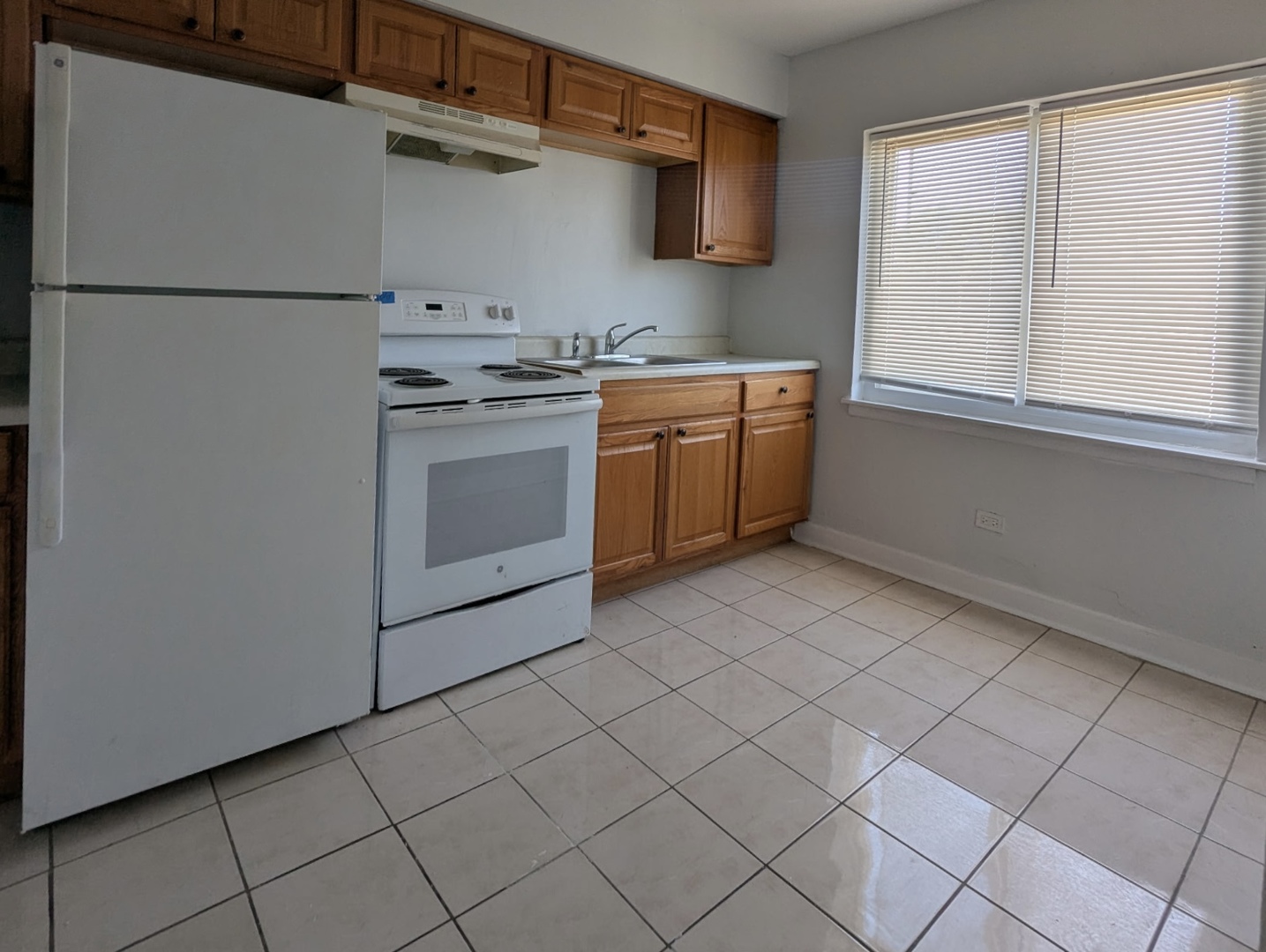 Chicago, Illinois 60636, United States, 1 Bedroom Bedrooms, ,1 BathroomBathrooms,Residential,Active,231764