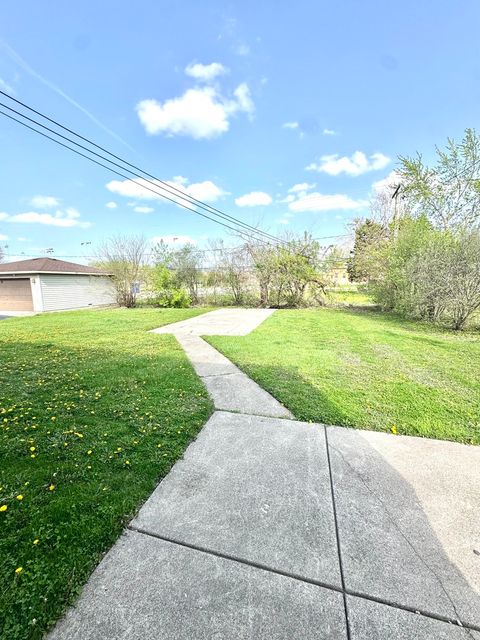 Tiny photo for 16001 AVALON Avenue, South Holland, IL 60473 (MLS # 12487988)