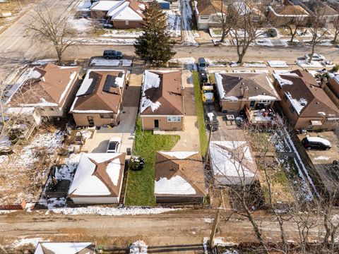 Tiny photo for 14208 Ingleside Avenue, Dolton, IL 60419 (MLS # 12577641)