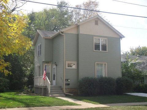 Photo of 514 SPRUCE Street, Aurora, IL 60506 (MLS # 12592711)