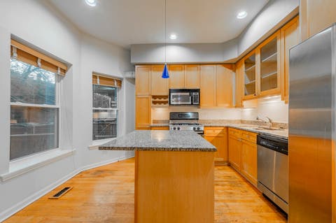 Tiny photo for 1017 W DAKIN Avenue #1, Chicago, IL 60613 (MLS # 12737580)