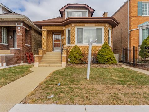 Tiny photo for 5248 W Wellington Avenue, Chicago, IL 60641 (MLS # 12554277)
