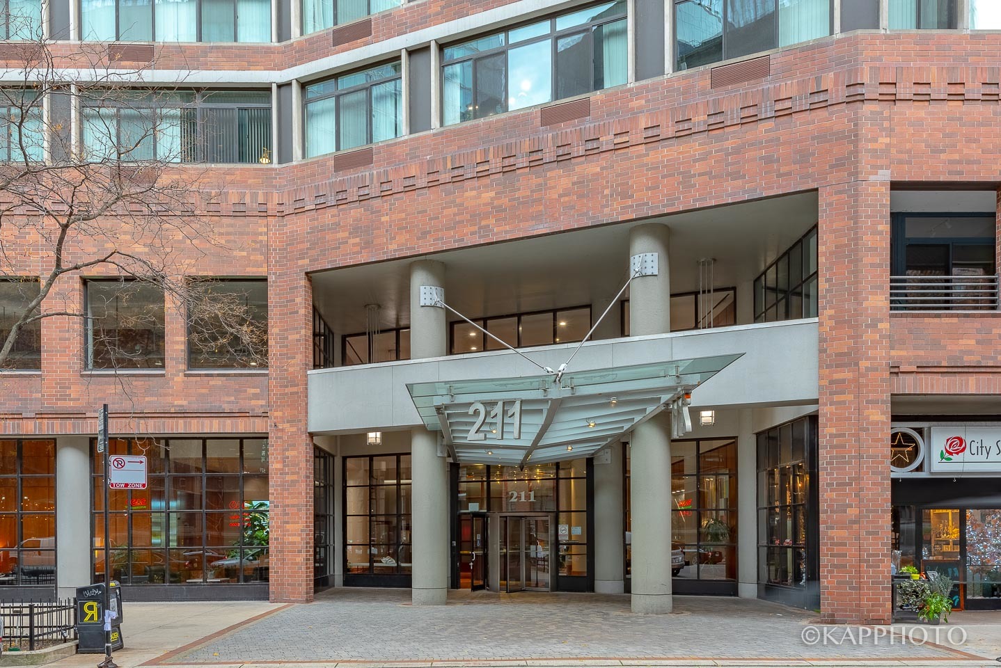 211 E Ohio Street 724