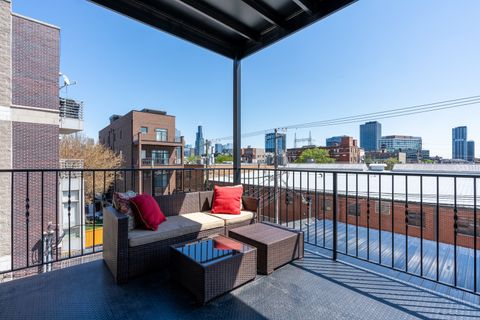 Tiny photo for 1425 W Grand Avenue #3E, Chicago, IL 60642 (MLS # 12640417)