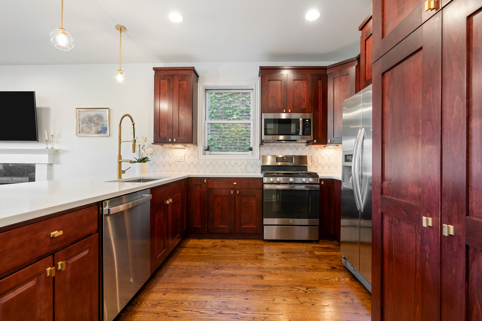 1425 W Grand Avenue 3E