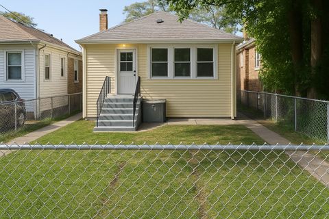 Tiny photo for Chicago, IL 60617 (MLS # 12477621)