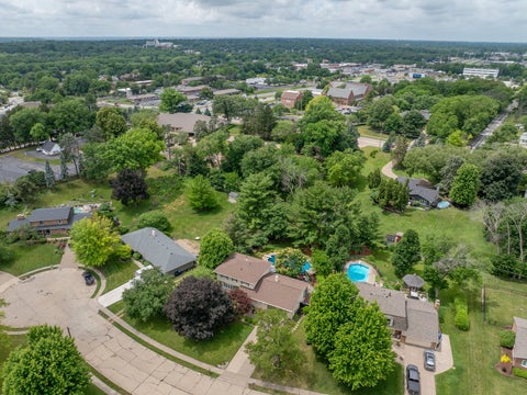 Tiny photo for 3726 Ridgewood Drive, Davenport, IA 52807 (MLS # 12676734)