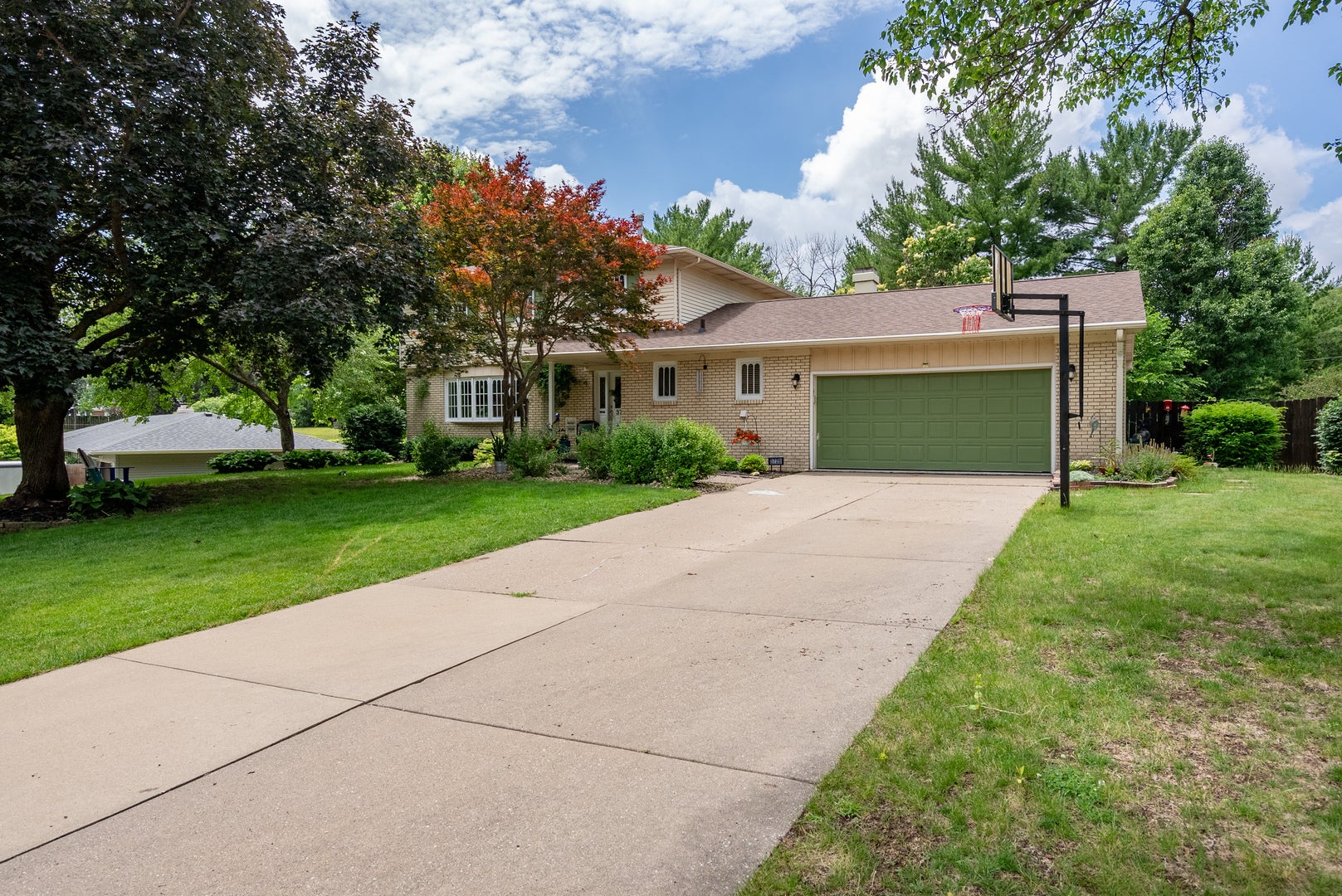 3726 Ridgewood Drive
