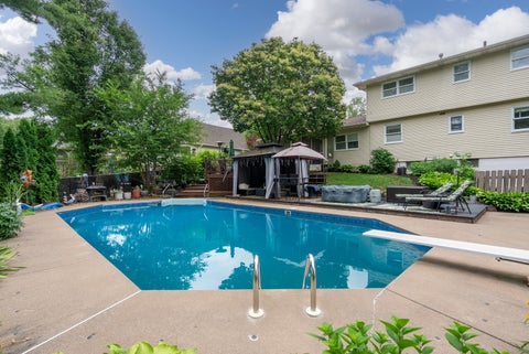 Tiny photo for 3726 Ridgewood Drive, Davenport, IA 52807 (MLS # 12676734)
