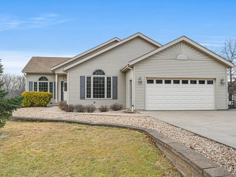 Photo of 9A184 Cottonwood Court, Apple River, IL 61001 (MLS # 12772034)