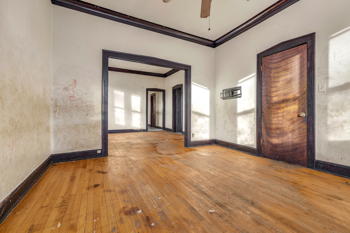 7356 S Ingleside Avenue