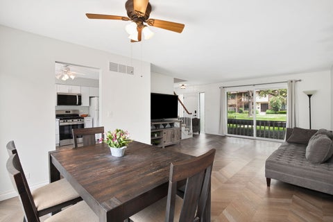 Tiny photo for 21 Kyle Court, Willowbrook, IL 60527 (MLS # 12684897)