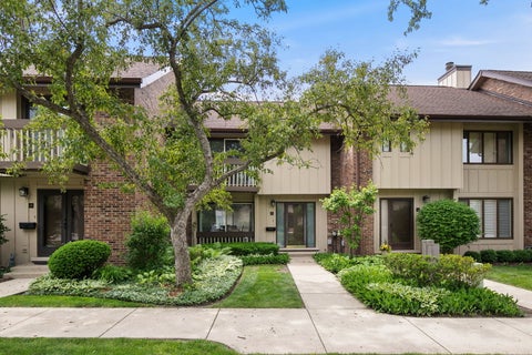 Photo of 21 Kyle Court, Willowbrook, IL 60527 (MLS # 12684897)