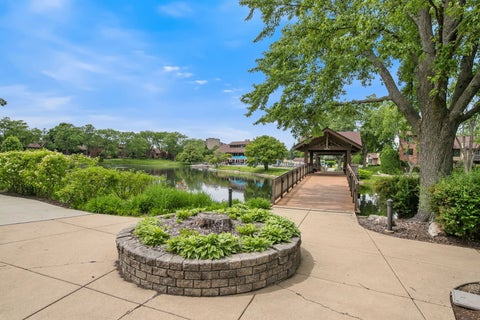 Tiny photo for 21 Kyle Court, Willowbrook, IL 60527 (MLS # 12684897)