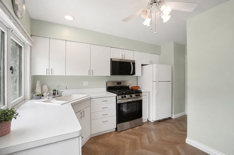 Tiny photo for 21 Kyle Court, Willowbrook, IL 60527 (MLS # 12684897)