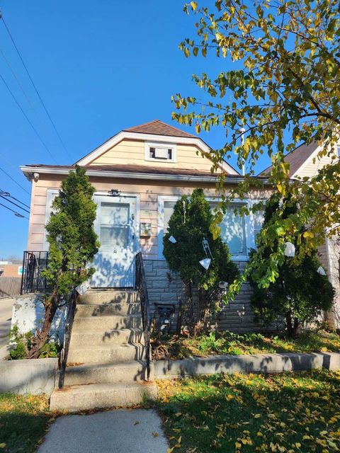 Photo of 3944 W Argyle Street, Chicago, IL 60625 (MLS # 12658235)