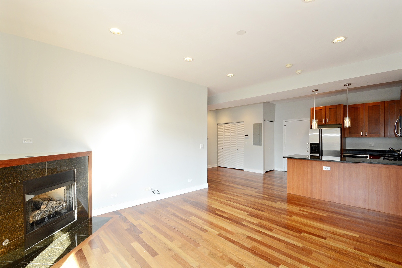 1611 N BELL Avenue 7