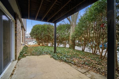 Tiny photo for 936 E Old Willow Road #104, Prospect Heights, IL 60070 (MLS # 12550261)