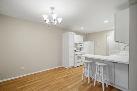 Tiny photo for 936 E Old Willow Road #104, Prospect Heights, IL 60070 (MLS # 12550261)