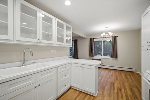 Tiny photo for 936 E Old Willow Road #104, Prospect Heights, IL 60070 (MLS # 12550261)