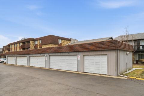 Tiny photo for 936 E Old Willow Road #104, Prospect Heights, IL 60070 (MLS # 12550261)