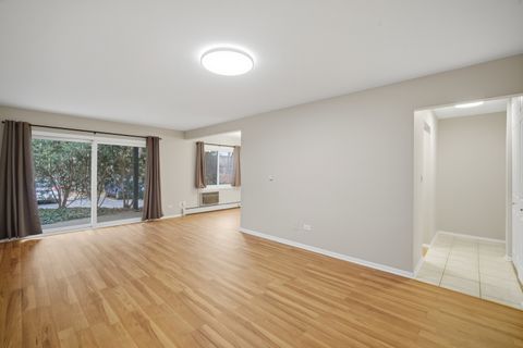 Tiny photo for 936 E Old Willow Road #104, Prospect Heights, IL 60070 (MLS # 12550261)