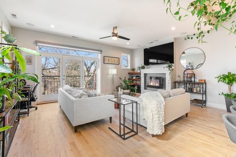 Tiny photo for 817 N Winchester Avenue #3, Chicago, IL 60622 (MLS # 12582644)
