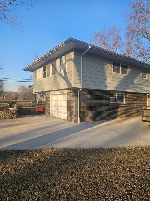 Tiny photo for 1852 Center Drive, Carpentersville, IL 60110 (MLS # 12615315)