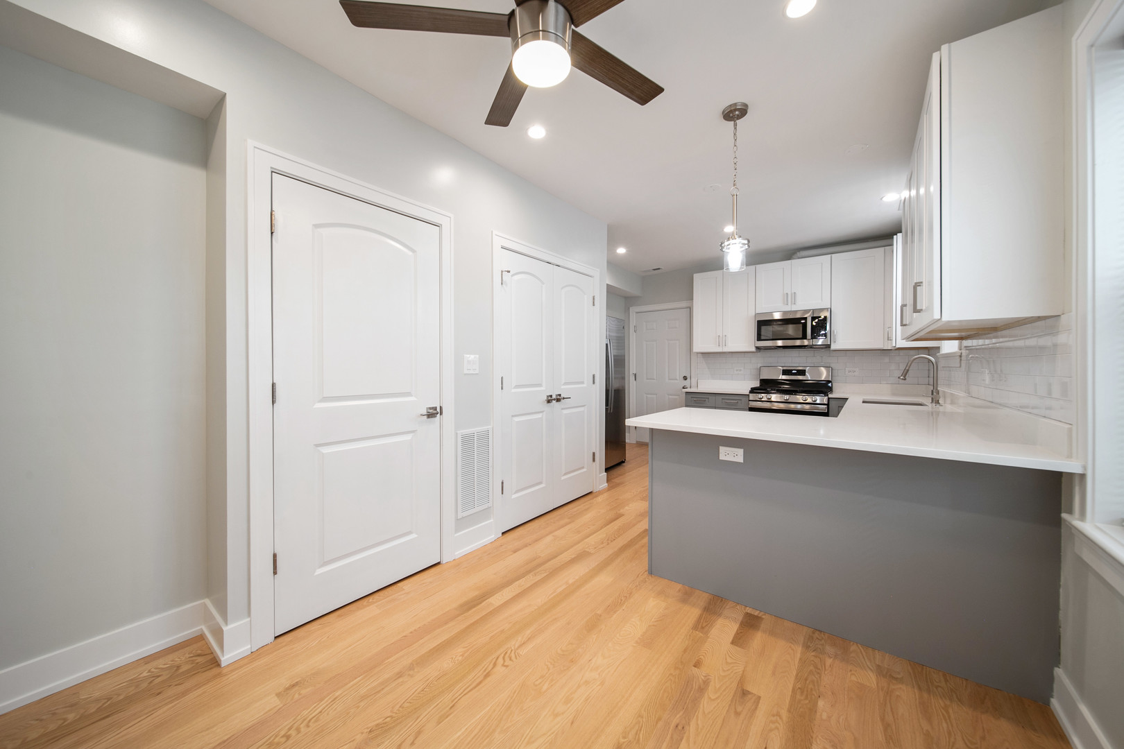 3014 N California Avenue 2FE