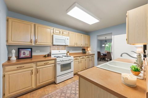 Tiny photo for 30W012 Mayfair Court, Warrenville, IL 60555 (MLS # 12486315)