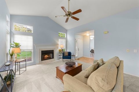 Tiny photo for 30W012 Mayfair Court, Warrenville, IL 60555 (MLS # 12486315)