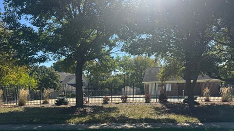 Tiny photo for 30W012 Mayfair Court, Warrenville, IL 60555 (MLS # 12486315)