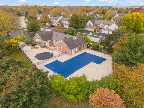 Tiny photo for 30W012 Mayfair Court, Warrenville, IL 60555 (MLS # 12486315)